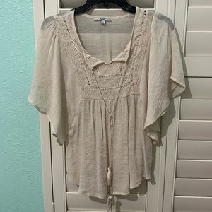 Blouse with flowy arms